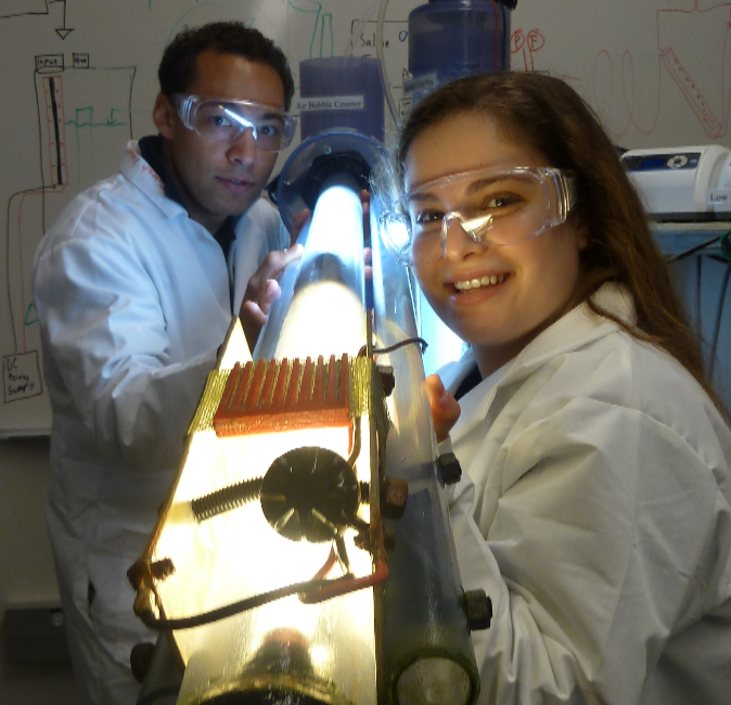 Foothill alumnus Cole Nielson, interns Jacqueline Simion and Bradley Thompson (not pictured) built a model OMEGA system, an innovative algae/biofuel prototype based on the research of Dr. Jonathan Trent. 